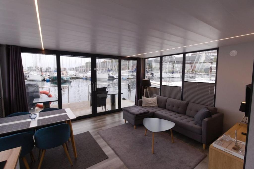Hausboot Fjord Meeresbrise Mit Dachterrasse In Flensborg Eksteriør billede